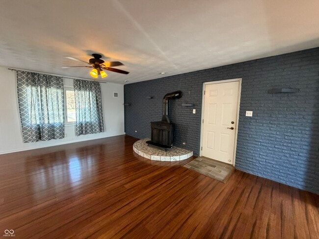 Photo - 5585 Gallagher Dr