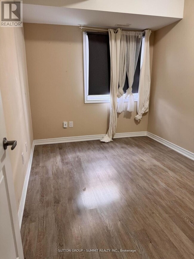 Photo - 291 Olive Ave Unité LOWER