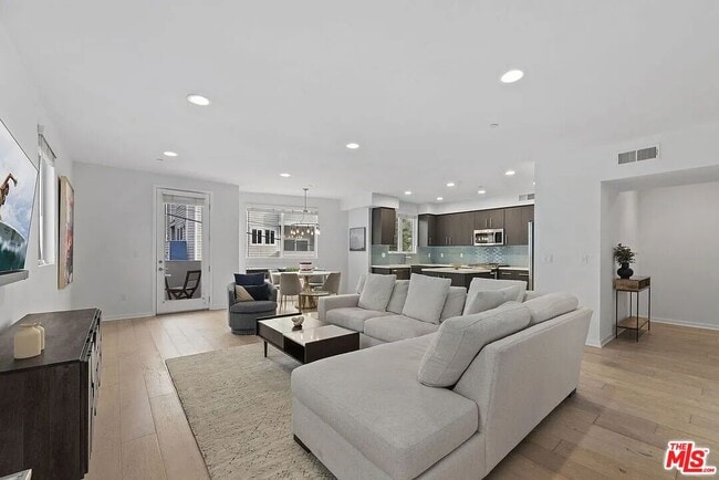 Photo - 11912 Laurelwood Dr Unit 201