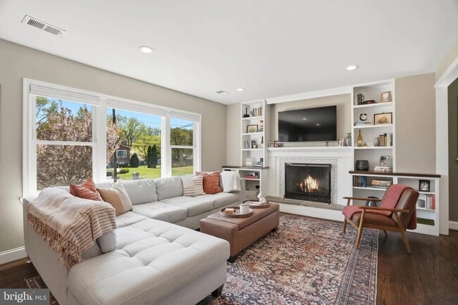 Photo - 810 Venice Dr