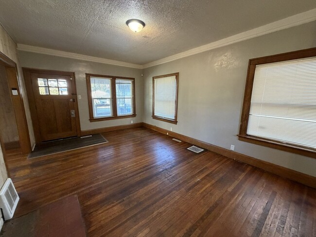 1351 Berdan Ave