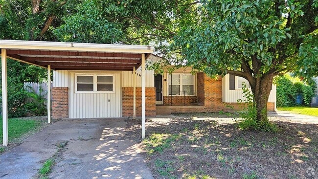 Building Photo - 1916 Treat Dr Rental