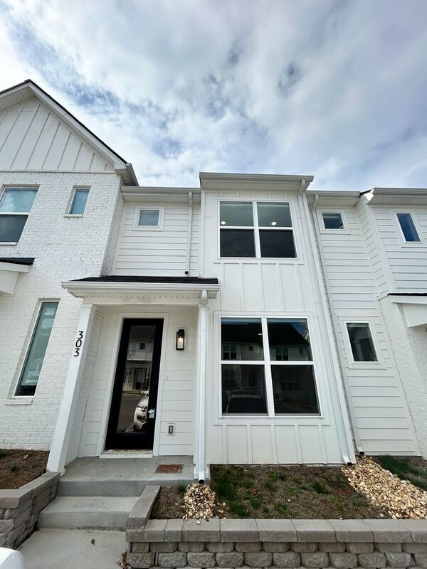 Photo - 303 Jeffries Wy Townhome