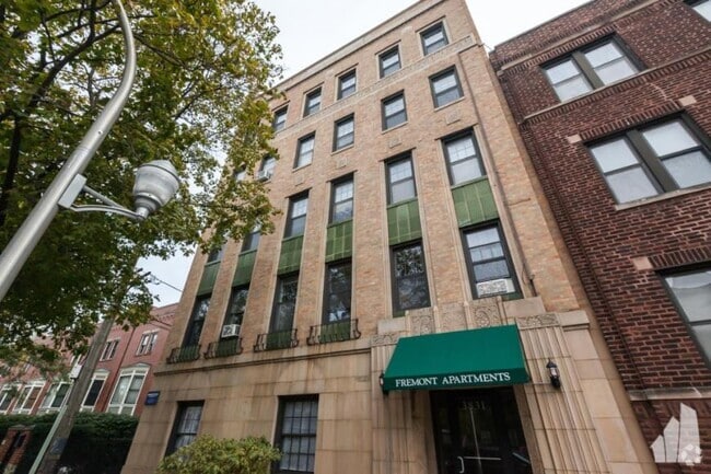 Building Photo - 0 bedroom in Chicago IL 60613 Unit 416 Rental