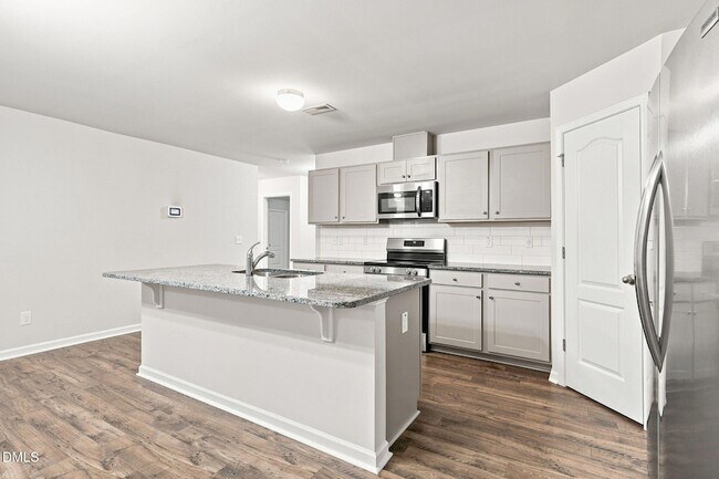 195 Bracknell Ln