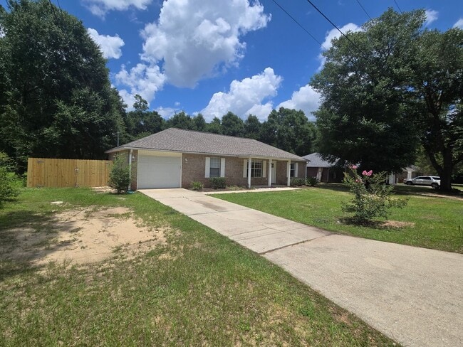 Building Photo - 3 Bedroom / 2 Bath House - Milton