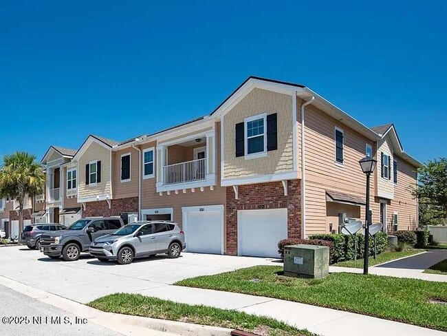 Photo - 1023 Golden Lake Loop Townhome