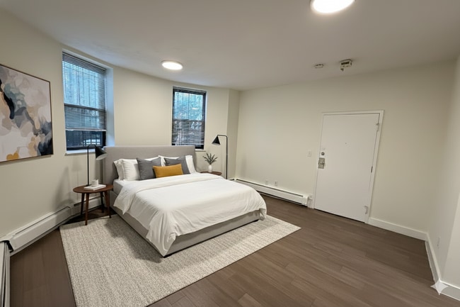 Building Photo - 530 Massachusetts Ave Unit 1