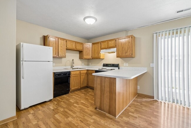 Building Photo - 556-558 Lamont Unit 558