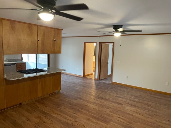 Photo - 430 Co Rd 445