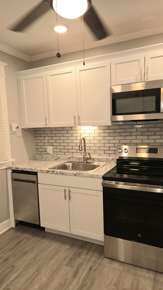 Kitchen - 414 Taunton Pl Unit Lower Rental