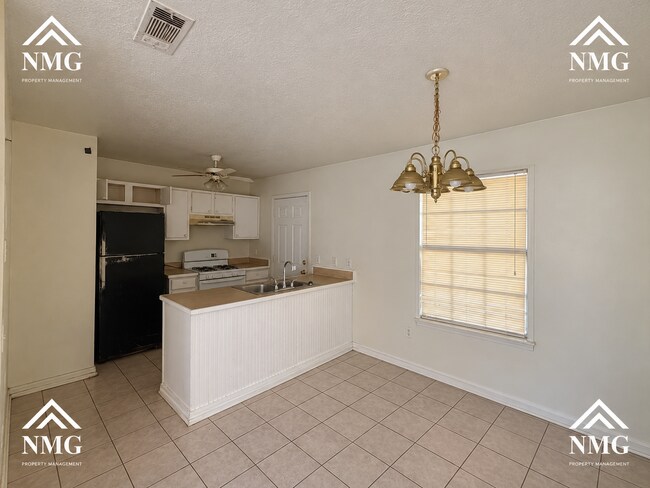 1755 Brookhollow Cir