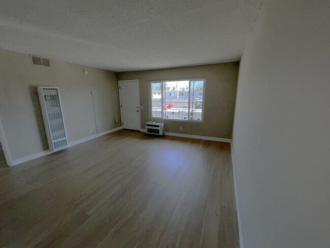 8936 Cedros Ave