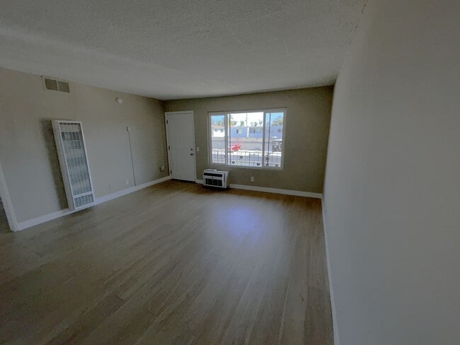 Photo - 8936 Cedros Ave
