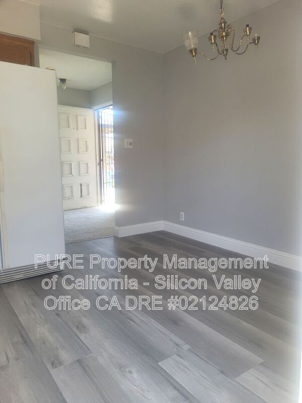 Photo - 2451 Kennedy Ave