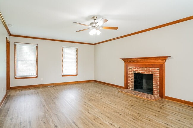 Photo - 1113 Buttercup Ln