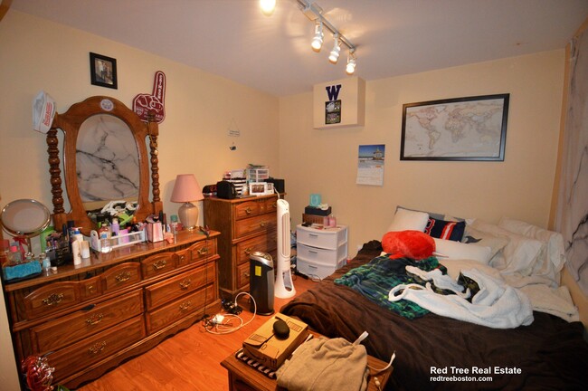 Photo - 89 Pleasant St Apartments