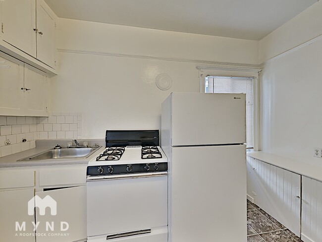 Photo - 462 41st St Condo Unit 3