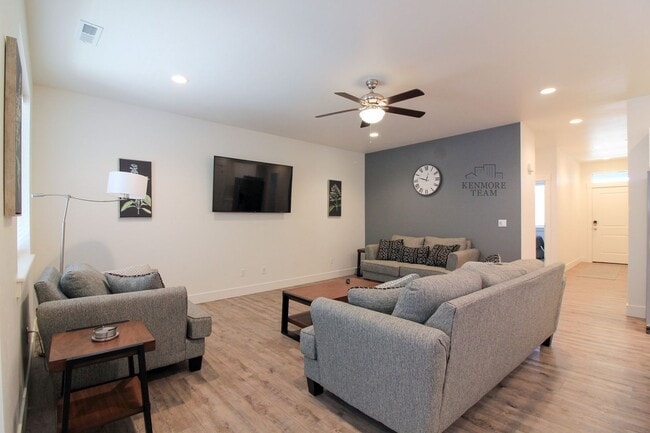 Photo - FURNISHED: 3 Bedroom, 2 Bath Home in West Richland