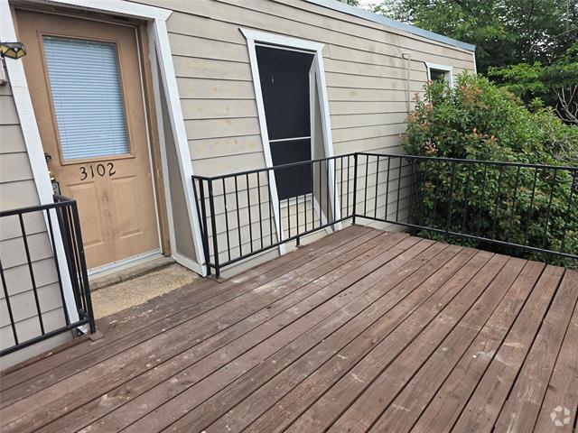 Building Photo - 3100 Medina St Unit 3102 Rental