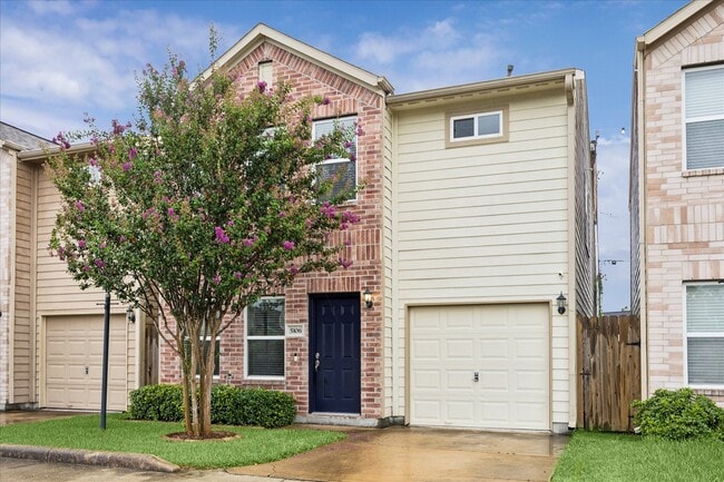 Building Photo - 5106 Pinemont Pl