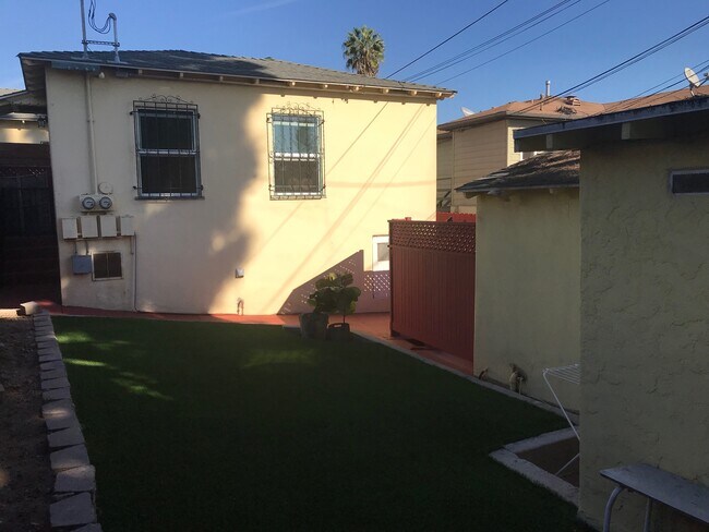 Photo - 2751 Broadway