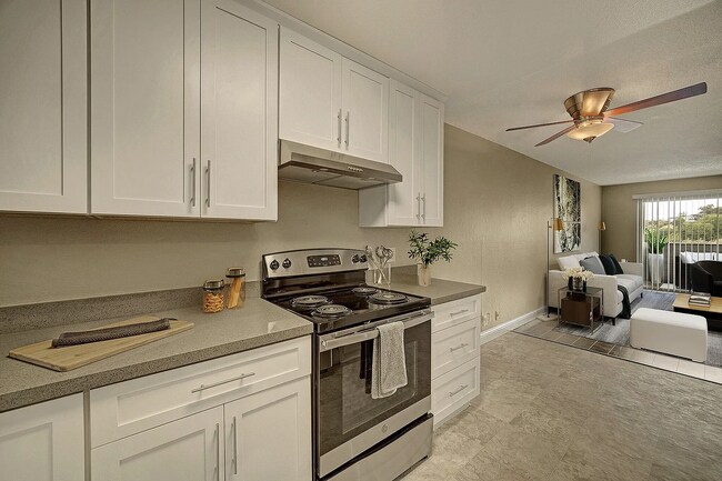 Photo - 2300 Miramar Ave Unit 16B