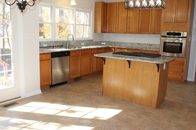 Photo - 112 Wenonah Way