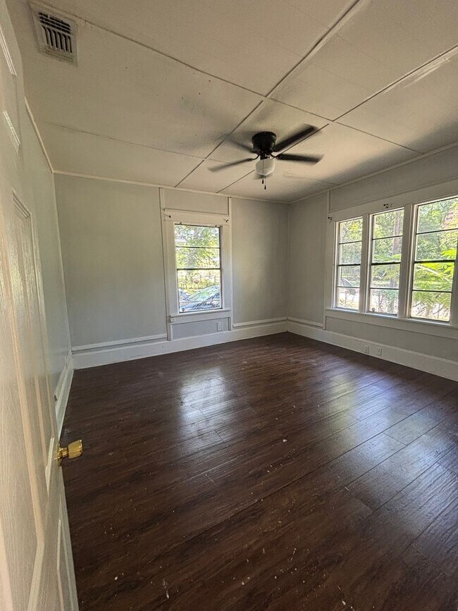 Photo - Spacious 2 Bedroom Home