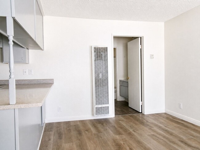 10210 Mountair Ave., Tujunga