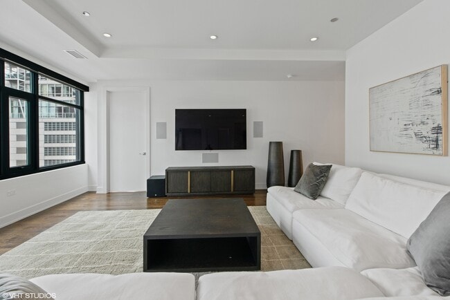 Photo - 668 N Kingsbury St Unit 507