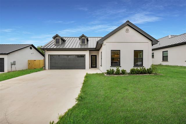 Building Photo - 407 Dallas St