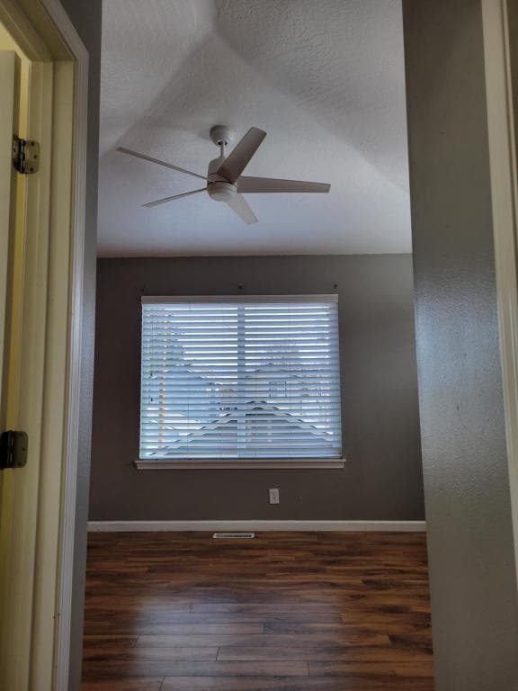 Photo - 2062 Gourley St
