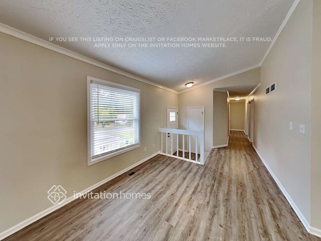 Photo - 4030 Leicester Dr NE