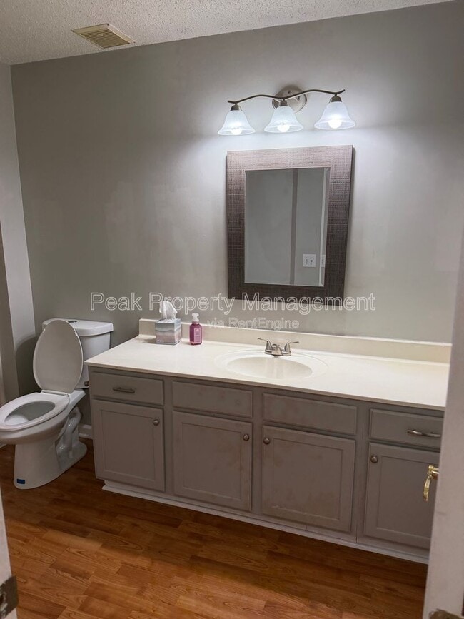 Photo - 9411 Links Ln Unidad M