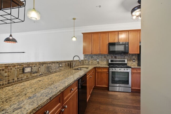 1243 Harris Commons Pl