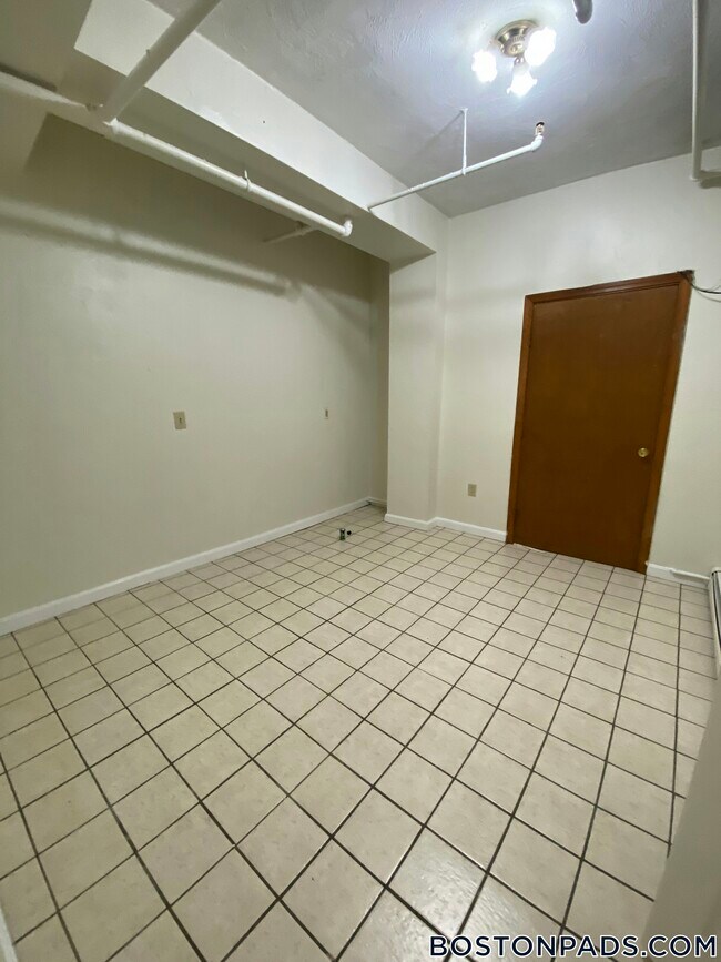 Photo - 115 St Stephen St Unidad B-2