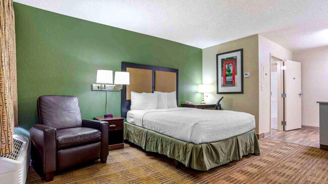 Photo - 4751 Governors House Dr SW