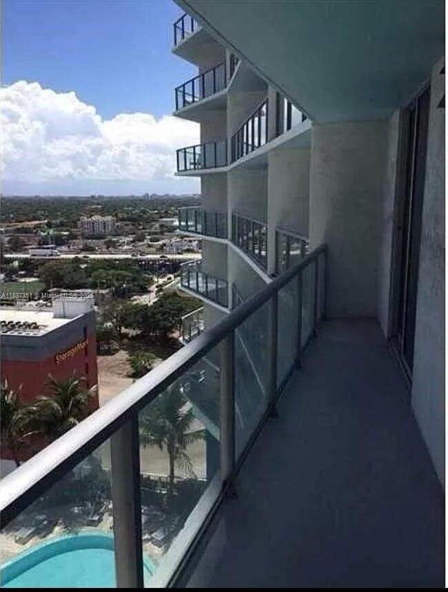 Building Photo - 185 SW 7th St Unit 1714 Rental