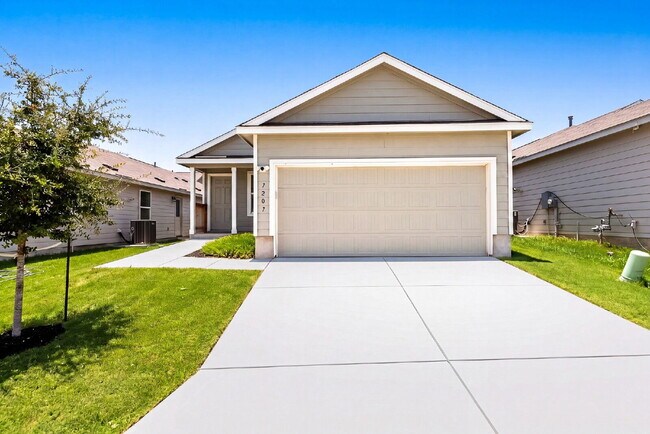 UP TO 1 MONTH FREE RENT!!! No Stairs, No Carpet, No Compromises.