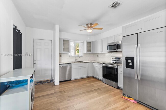 Photo - 17410 NE 11th Ave