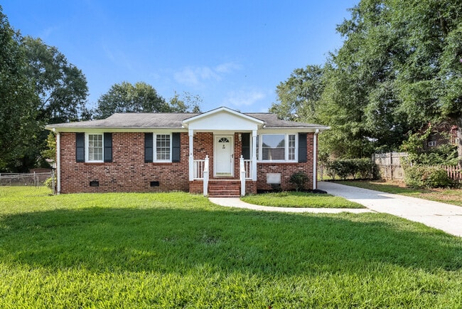 Building Photo - 24 Prestbury Dr