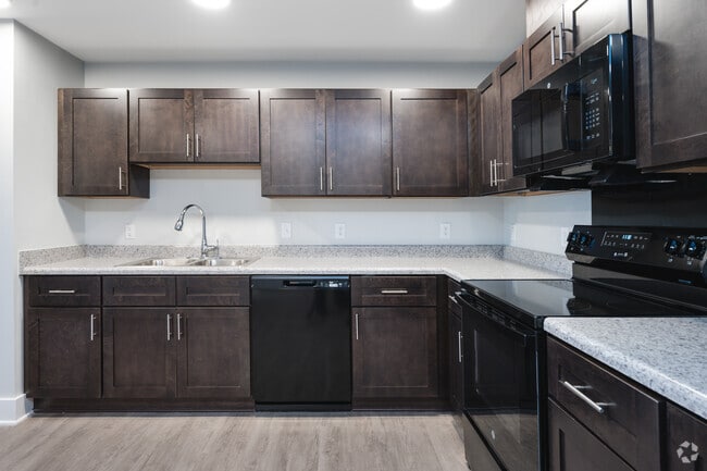 2BR, 1BA - 1054SF - Kitchen - Cherokee Landing