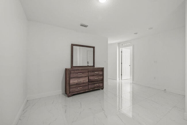 Photo - 362 NW Bayshore Blvd