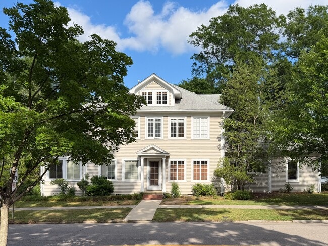 Building Photo - 208 N Buchanan Blvd