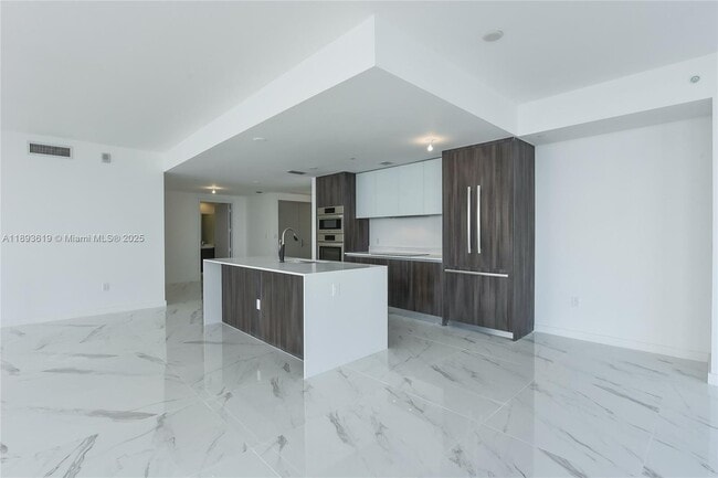 Photo - 488 NE 18th St Unit 4415