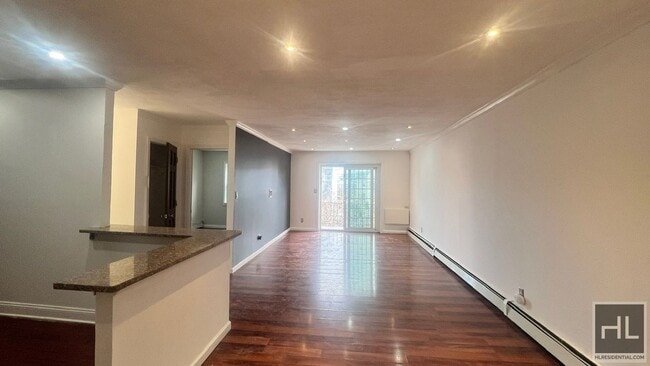 Photo - FLATLANDS 4 STREET