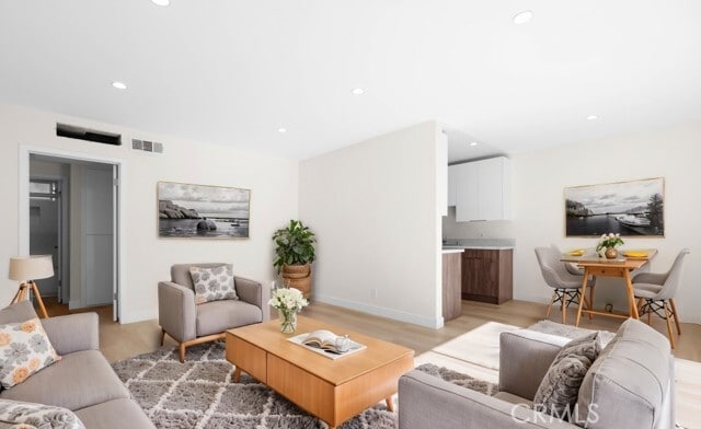 Building Photo - 7961 Willis Ave Unit 18