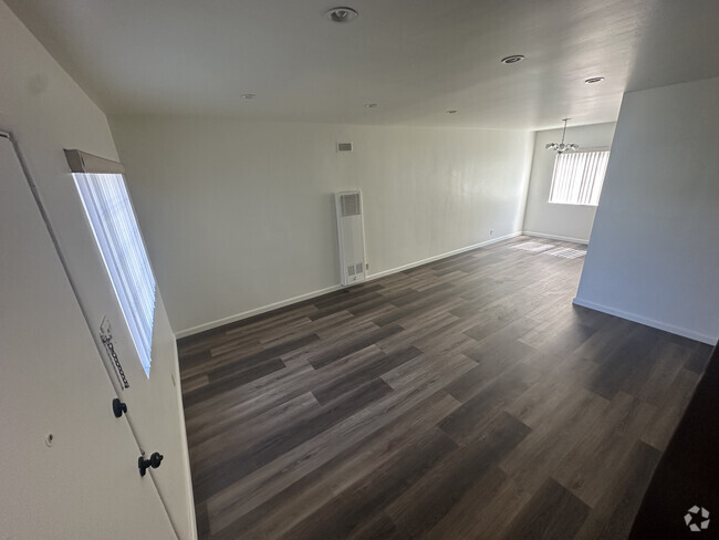 Building Photo - 2548 8th Ave Rental