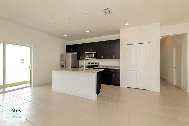 249 Elm Ct